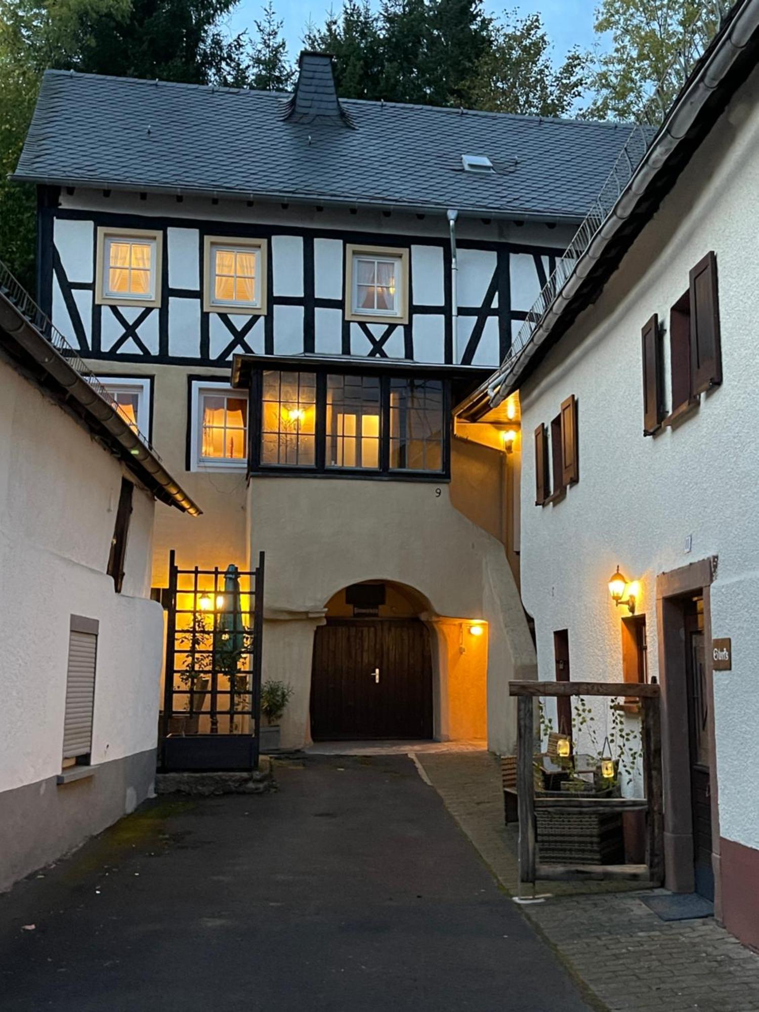 Ritterstube - Eifelstuben Mit Charme, Naehe See Und Burg, Aussergewoehnlich, Vulkaneifel Ulmen Exterior photo